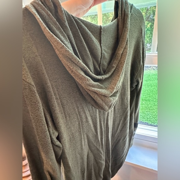 🚨 GREEN HOODIE - Picture 3 of 3